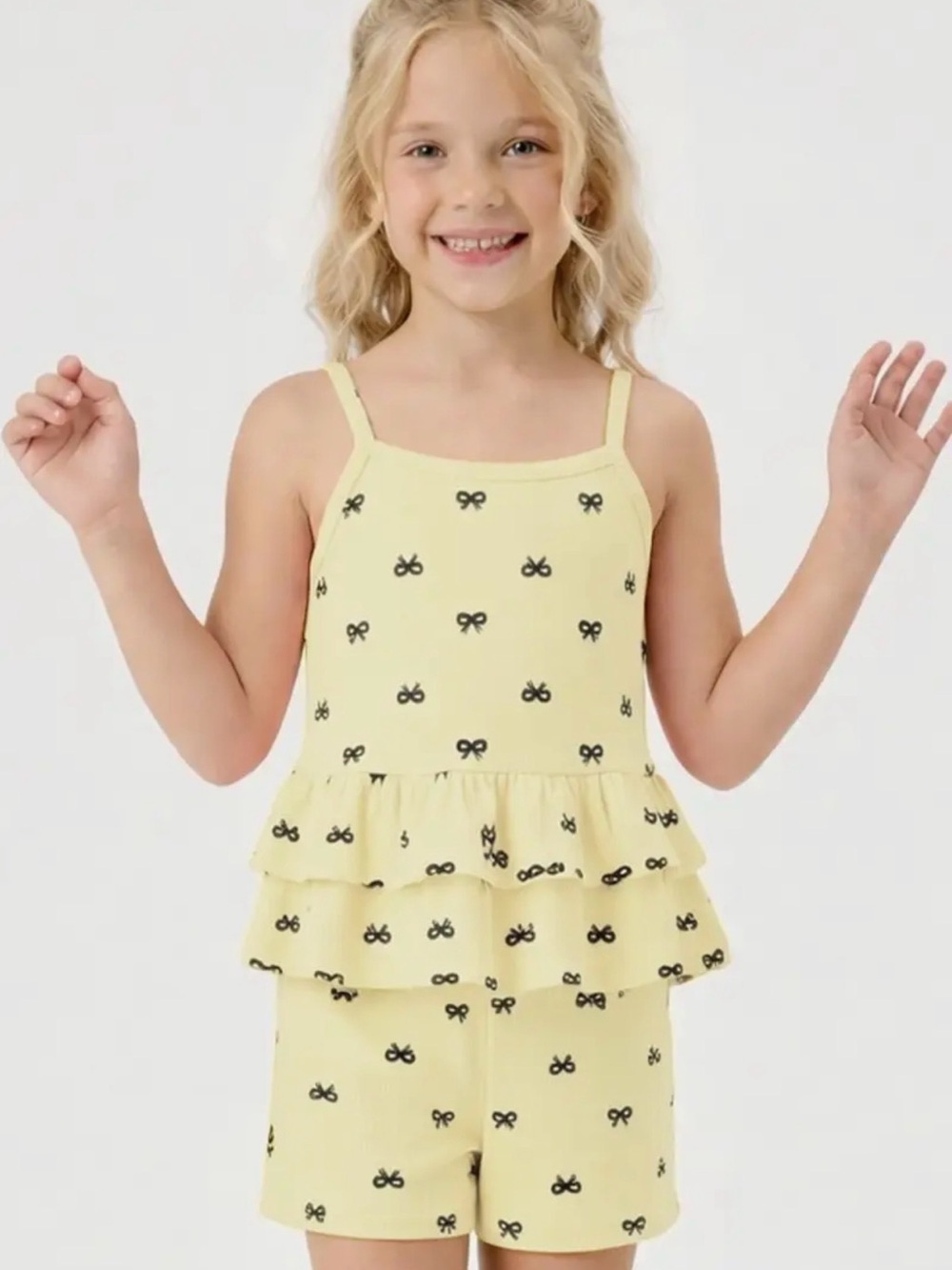 Cutie Patootie Toddlers 2 pc short set w/ Ruffle & bow print